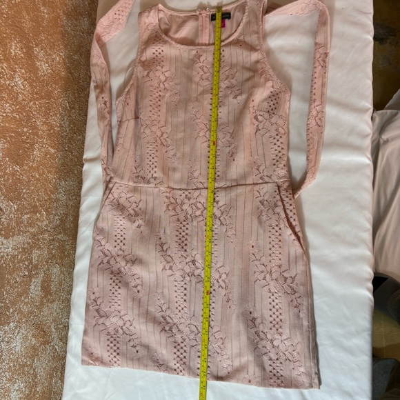Vince Camuto Lace Floral Design Mini Dress with Tie Belt Lined Pink Size 6 - Picture 10 of 11